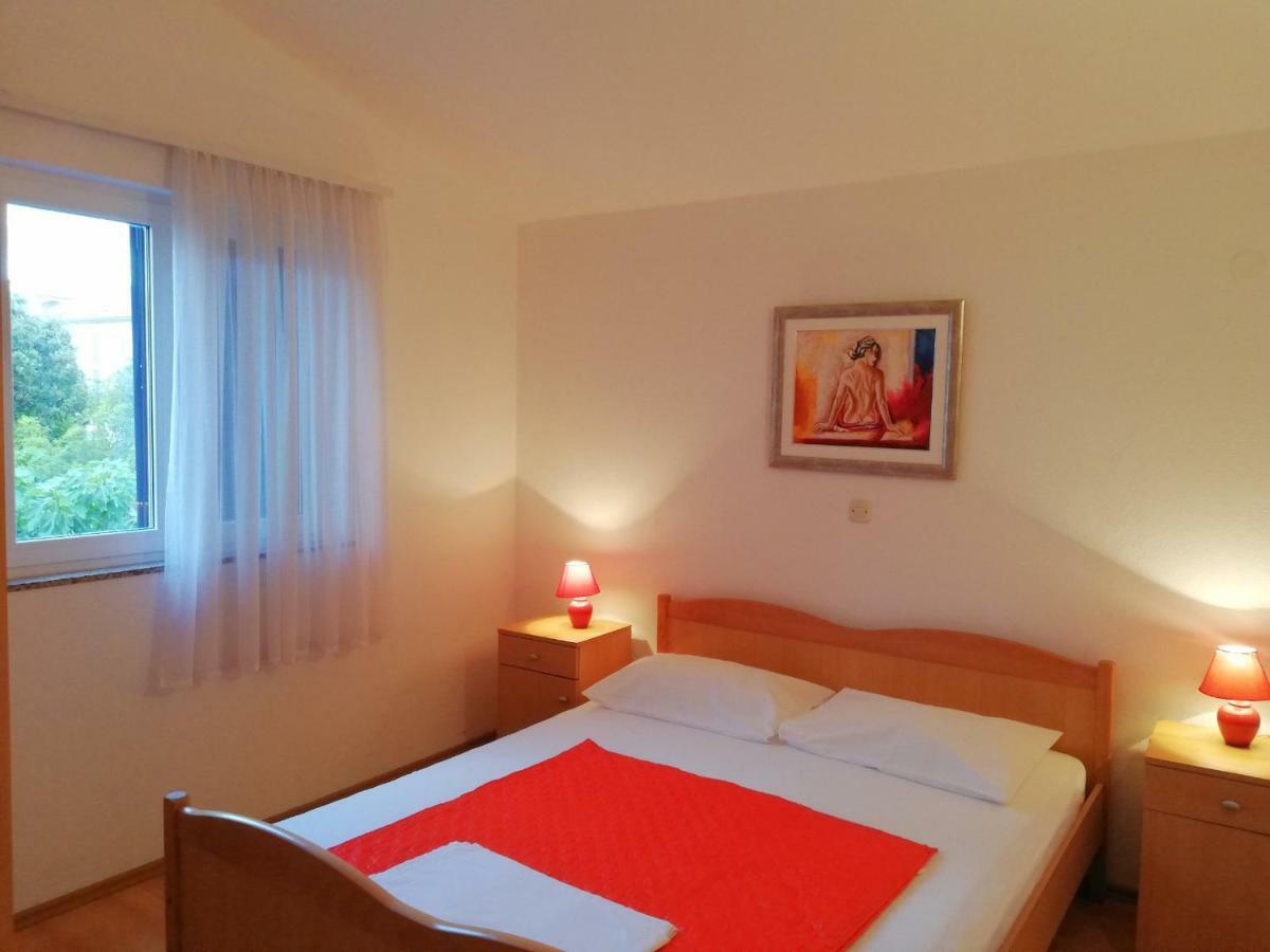 Apartments Roko Lalin Pakostane Exterior photo